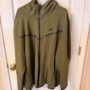 Men’s Nike Tech Fleece Full-Zip Hoodie - Olive
